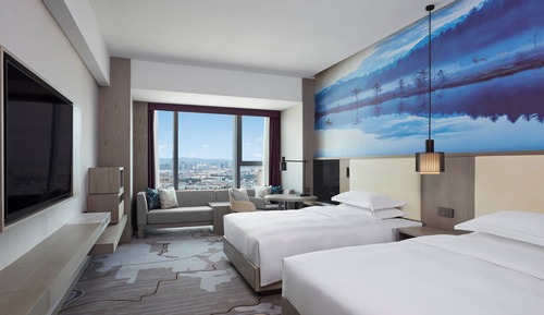 Room, 2 Twin Beds, City View