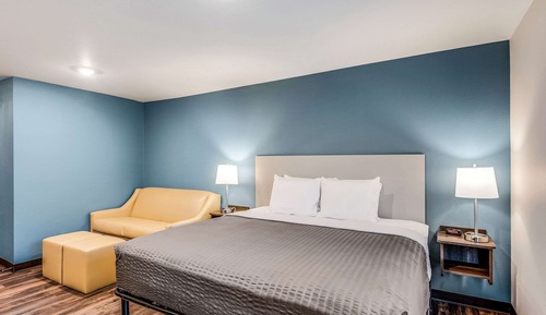 Room, 1 King Bed, Accessible, Non Smoking (Accessible Tub)