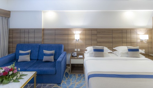 Deluxe Suite