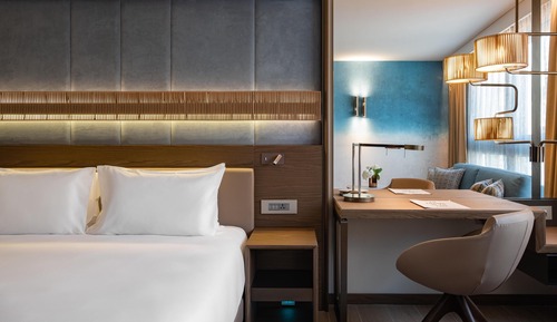 Junior Suite, 1 King Bed, Balcony (PIAZZA VIEW )