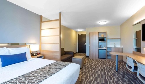 Studio, 1 Queen Bed, Accessible, Non Smoking (Mobility)