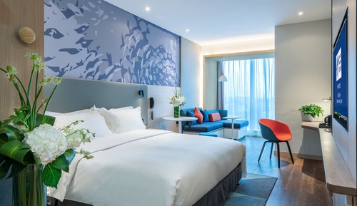 Standard Room, 1 King Bed