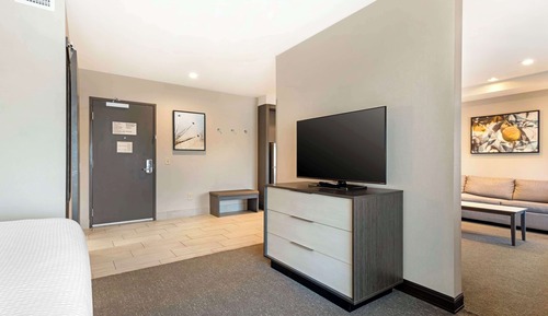 Suite, 1 King Bed, Accessible, Kitchenette (with Sofabed)