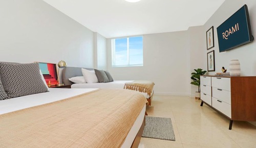 Adjacent Six Bed Four Bath Apartment