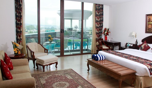 Deluxe Room, 1 King Bed, Pool View (Cabana Double)