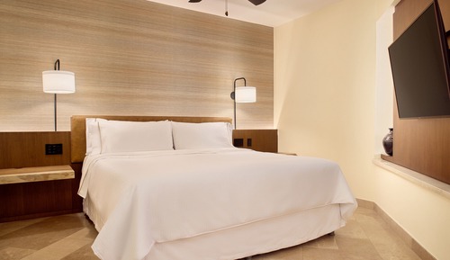 Family Jr. Suite, 1 Bedroom, 1 King Bed