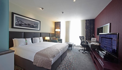Premium Room, 1 King Bed, Jetted Tub