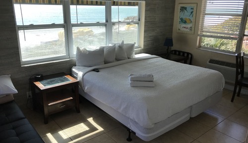 Room, 1 King Bed, Kitchen, Water view, 2nd Floor