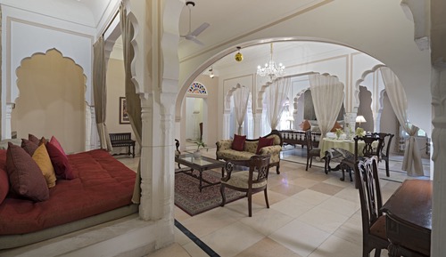 Super Deluxe Room.