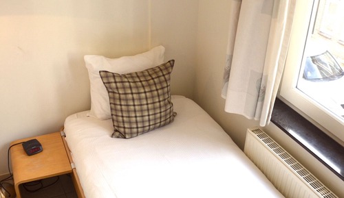 Single Room (small)