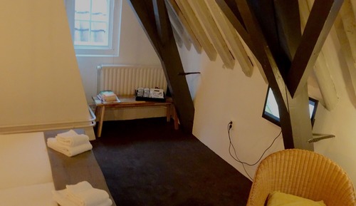Economy Room, Shared Bathroom