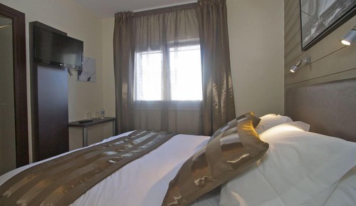 Comfort Quadruple Room, Harbor View