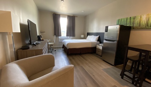 Standard Room, 1 Queen Bed