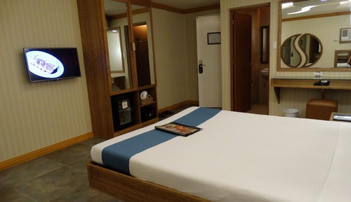 Standard Room, 1 Queen Bed (No Garage)