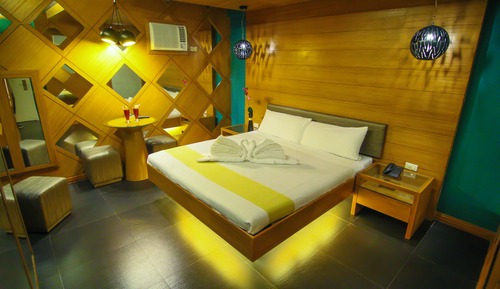 Deluxe Room, 1 Queen Bed