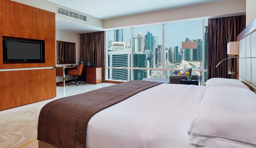 Classic Room, 1 King Bed, Smoking, Club Lounge Access