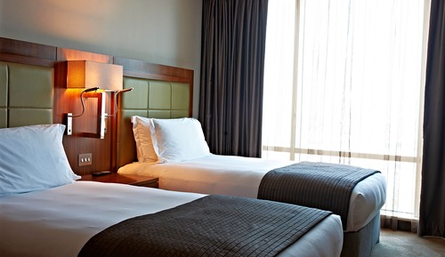 Classic Room, 2 Twin Beds, Smoking, Club Lounge Access