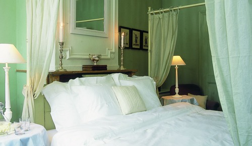 Deluxe Double Room (1st floor - BATHTUB ONLY)