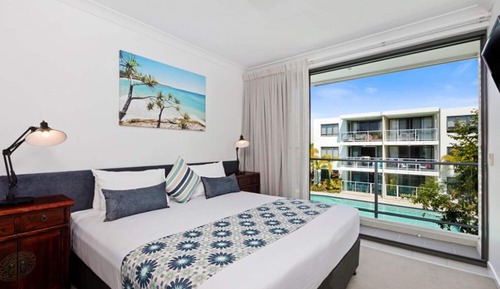 4 Bedroom Villa with Pool Access