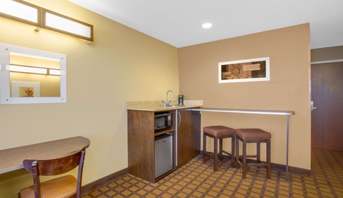 Studio Suite, 1 Queen Bed, Accessible, Non Smoking (Mobility)