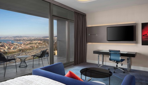 Executive Room, 1 King Bed, Non Smoking, Balcony