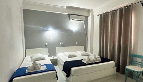 Standard Triple Room, Private Bathroom