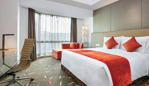 Standard Room, 1 King Bed, Accessible, Smoking (Transfer Shower)