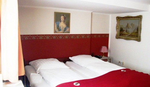 Economy Double Room, Private Bathroom (im Untergeschoss )