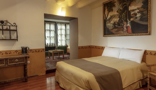 Deluxe Suite