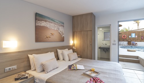 Double Room (2 Adults + 1 Child)