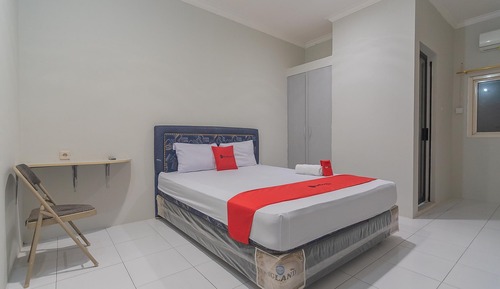 Double Room (Reddoorz)