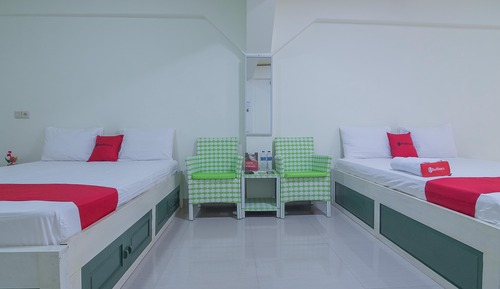 Family Room (Reddoorz)