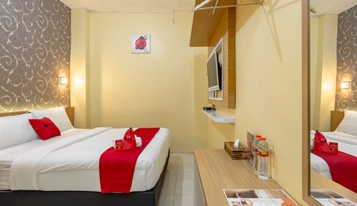 Premium Double Room (Reddoorz)