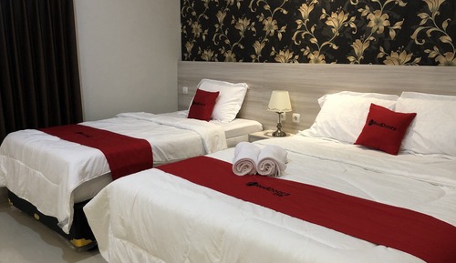 Twin Room (Reddoorz)