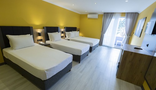 Classic Quadruple Room, Sea View