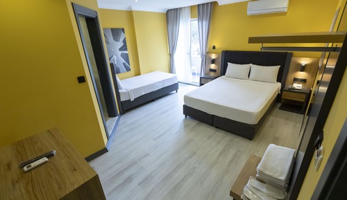 Classic Triple Room, Sea View