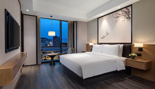 Deluxe Studio Suite, River View