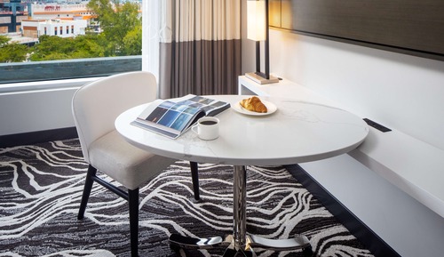 Deluxe Room, 1 King Bed