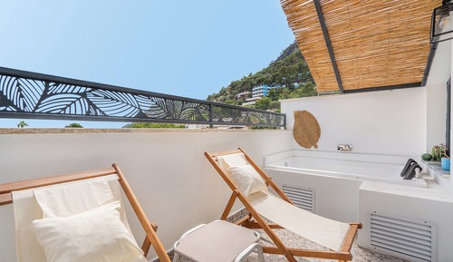 Honeymoon Room