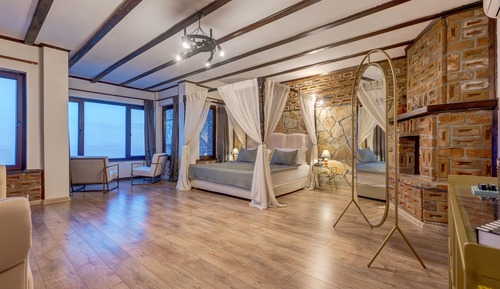 Suite, Sea View