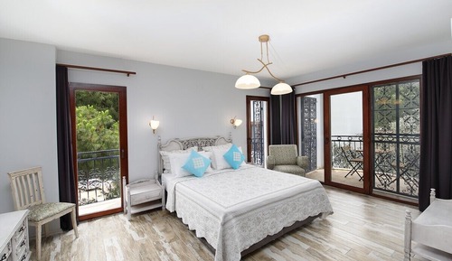 Deluxe Room, Garden View