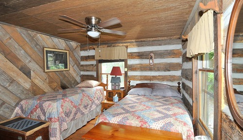 Cabin, Multiple Beds (Pondview Cabin - Log Cabin Retreat)