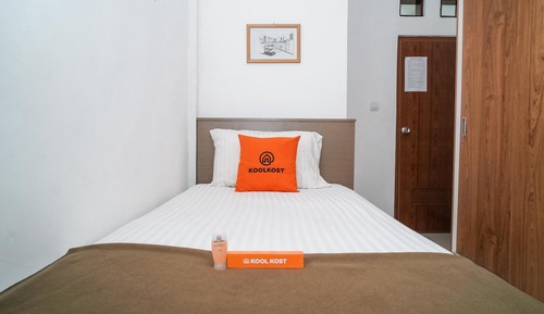 Standard Single Room (without A/C)