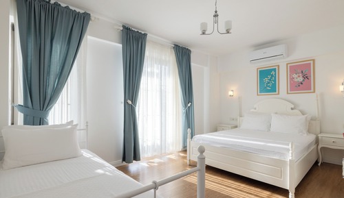 Deluxe Triple Room, Balcony
