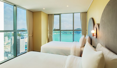 The Week& Suite (Kitchenette)