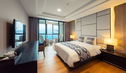Royal Family Suite
