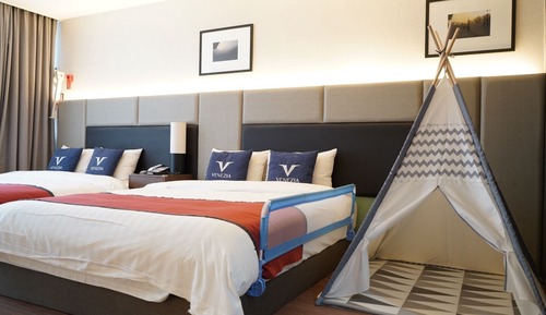 Kids Pool Suite