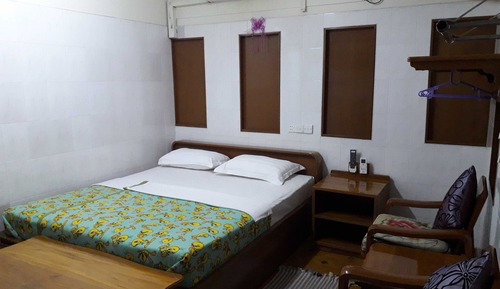 Single Room, Shared Bathroom