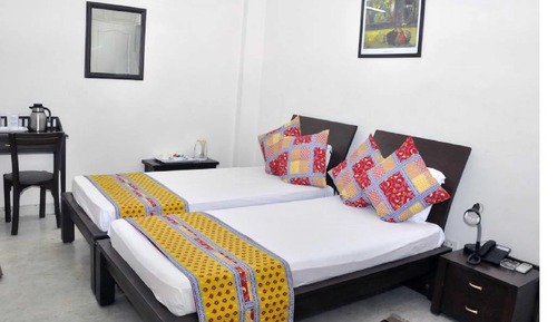 Basic Twin Room, 2 Twin Beds, Smoking