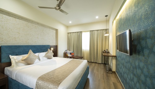 Deluxe Double or Twin Room